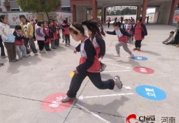 小学二年级体育课游戏有哪些种类(小学二年级体育课游戏有哪些种类的)