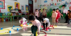 幼儿园体育游戏100例图片大全集中班(幼儿园体育游戏100例图片大全集中班教案)