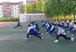 高中体育趣味游戏有哪些(高中体育趣味游戏有哪些作文)