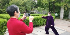 抽铁棍救人游戏(抽铁棍救人的游戏)