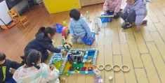 包含1一6年级小朋友室内游戏在学校里的词条