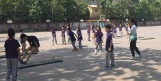 小学生室内体育活动视频教学(小学生室内体育运动项目有哪些)