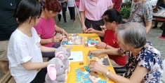 老年室内互动小游戏(适合老年室内集体玩的游戏)