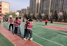 小学生体育课玩的游戏有哪些呢(小学生体育课玩的游戏有哪些呢视频)