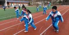 小学二年级体育课游戏活动有哪些(小学二年级体育课游戏活动有哪些类型)