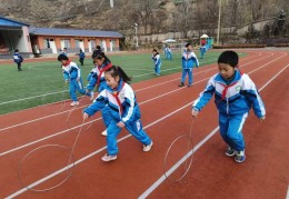 小学二年级体育课游戏活动有哪些(小学二年级体育课游戏活动有哪些类型)